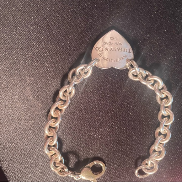 Tiffany & Co. Silver Heart Chain Bracelet - Picture 3 of 7